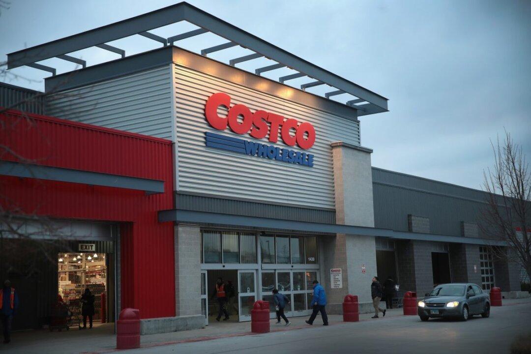 Costco to Raise Minimum Hourly Wage to $16, Surpassing Key Competitors