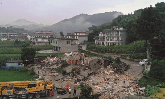 Earthquakes in Southern China Kill at Least 12
