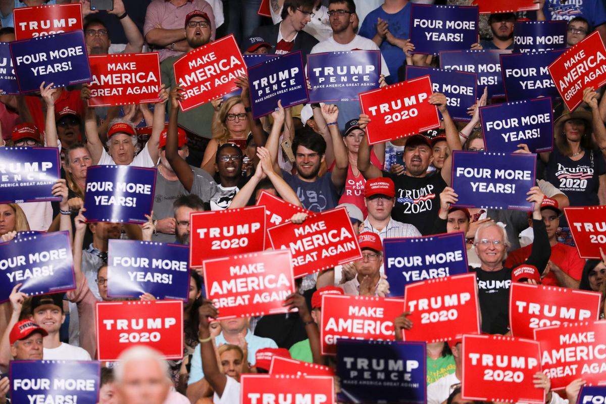 The audience at President Donald Trump’s 2020 re-election event in Orlando, Fla., on June 18, 2019. (Charlotte Cuthbertson/The Epoch Times)