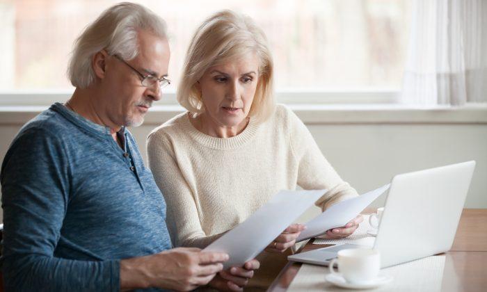 Trouble Tracking Finances May Be an Early Warning Sign of Dementia