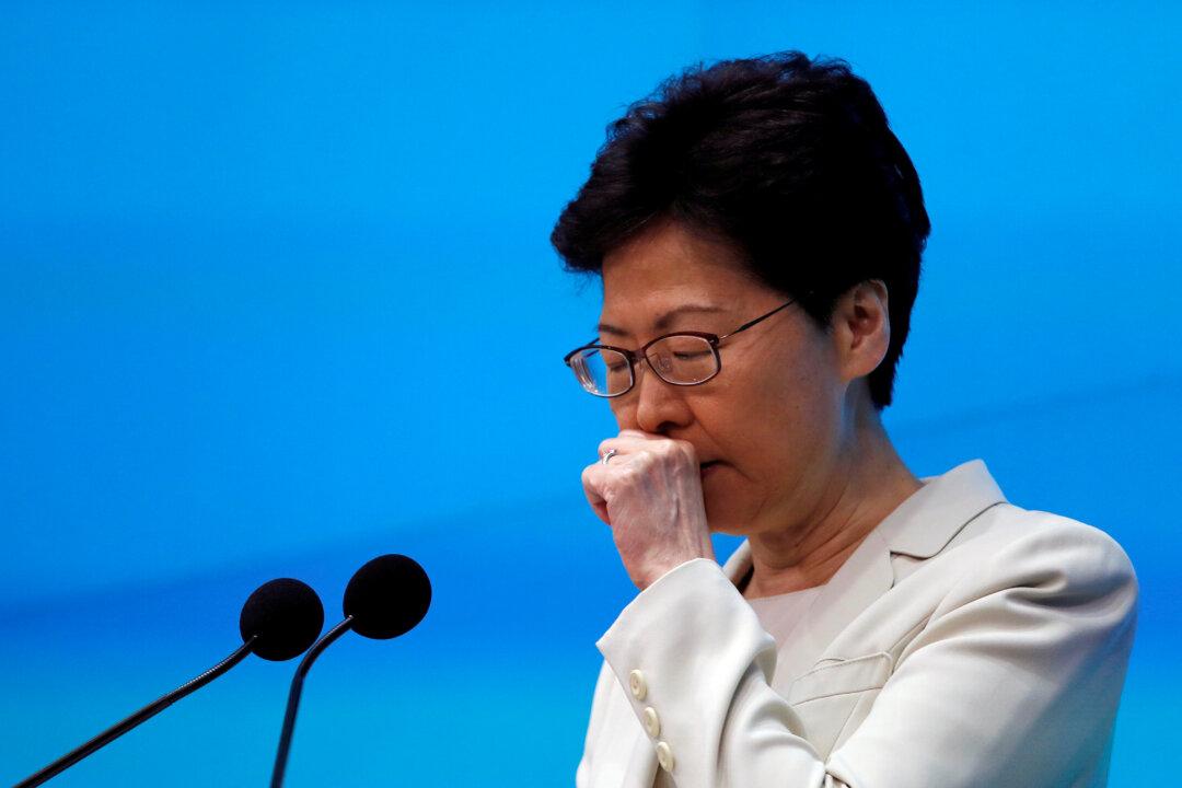In Private Meeting, Hong Kong Leader Says She Won’t Resign or Agree to Protesters’ Demands