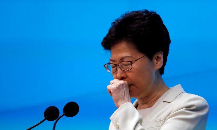 Yuan Bin: Why Did Carrie Lam Cry?