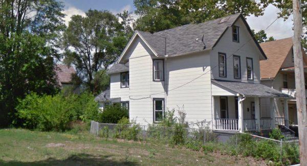 Un undated image of the building on Giddings Road Cleveland registered as a Licensed Type B Family Child Care Home by Nana's Home Daycare. (Screenshot/Googlemaps)