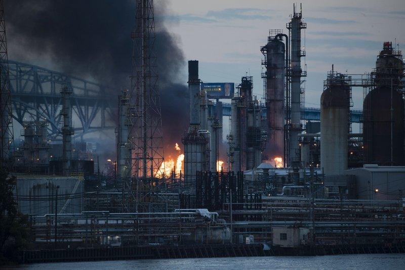 Video: Explosion Rocks Philadelphia, Starts Major Fire at Oil Refinery
