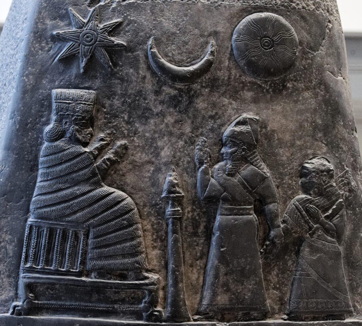 King Nabonidus, who collected many of the museum’s items, was also a religious reformer. This artifact is a boundary stele or "kudurru" showing King Melishipak I (1186–1172 B.C.) presenting his daughter to the goddess Nannaya. The crescent moon represents the god Sin, <span style="color: #000000;">the sun the god Shamash</span>, and the star the goddess Ishtar. Louvre. (Public Domain)