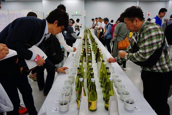 A public tasting featured approximately 400 award-winning sake. (The Epoch Times)