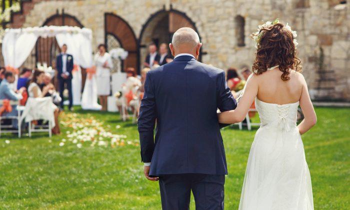 Dad Stops Daughter’s Wedding. But When He Returns With One Man, Everyone’s in Tears