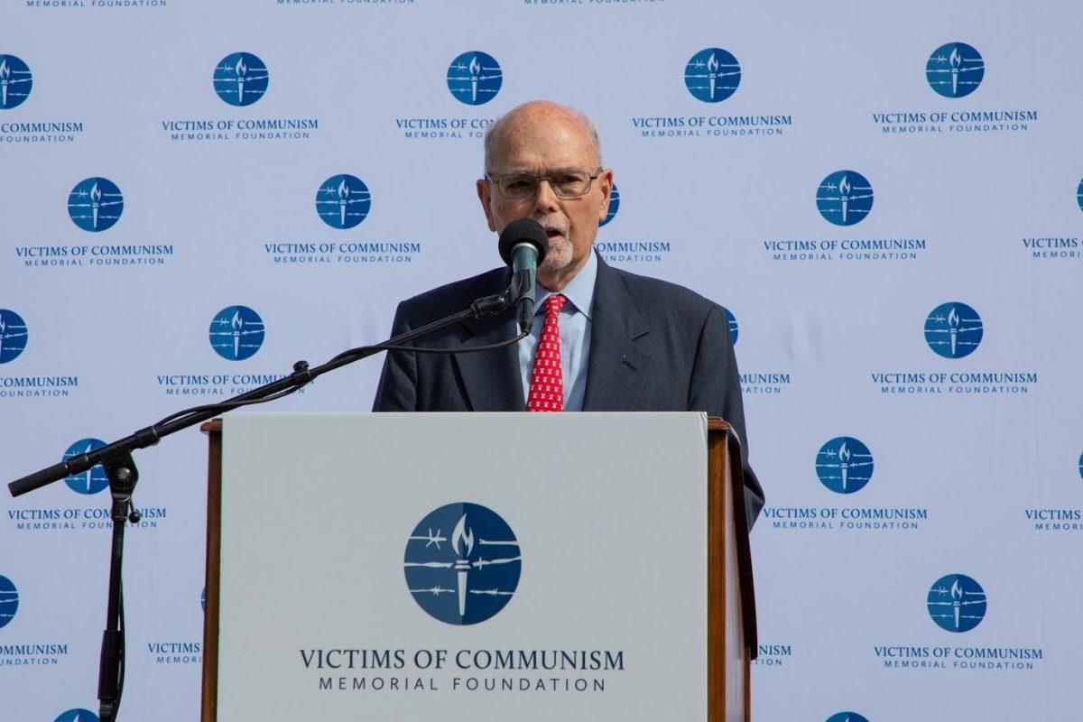 Dr. Lee Edwards made keynote remarks at the 12th Annual Roll Call of Nations Wreath Laying Ceremony (Lynn Lin/Epoch Times)