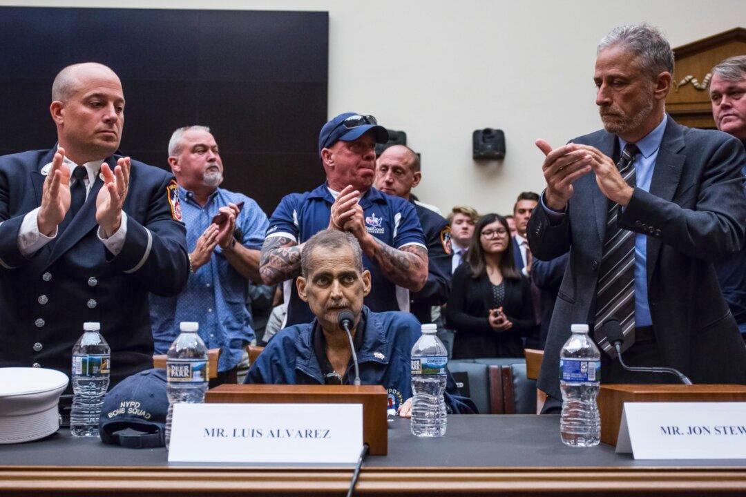 Jon Stewart Attends Funeral of Hero 9/11 Responder Who Died of Cancer