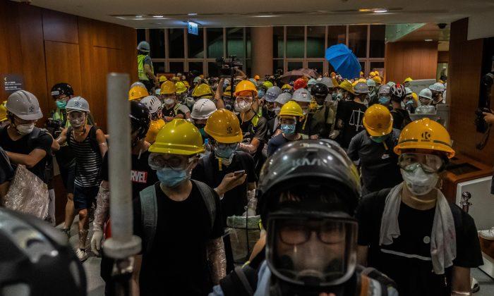 Hong Kong Students Reject Closed-Door Talks With Leader Carrie Lam
