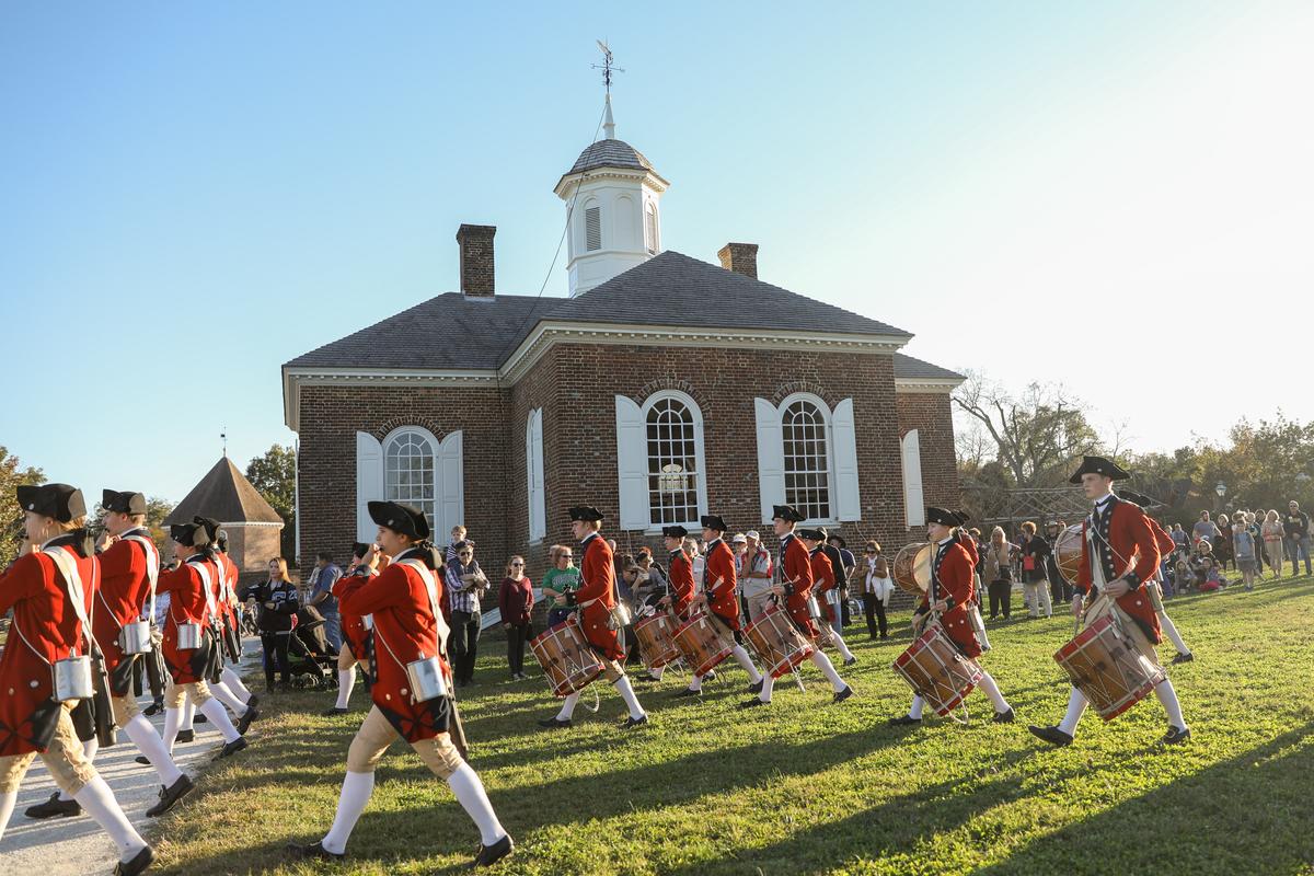 The Fife and Drum Corps plays military field music. Such music would relay commands and was meant to inspire soldiers. (Samira Bouaou/The Epoch Times)
