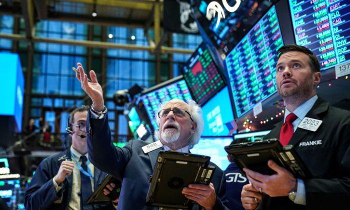 Stocks Hit Fresh Records Ahead of Independence Day