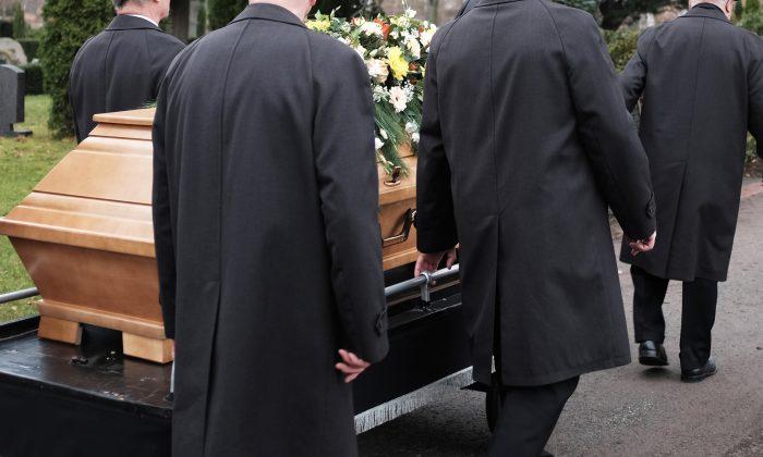 Husband Hires Hitmen to Kill Wife, He’s Petrified When ‘Someone’ Shows Up at Funeral