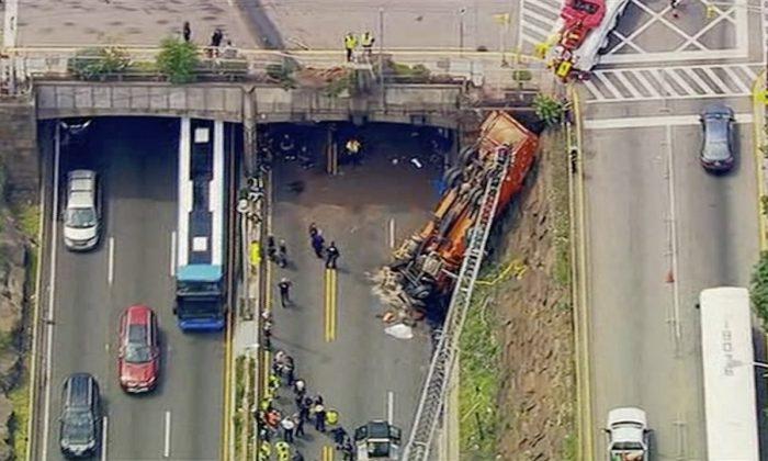 Truck Crash Snarls Commute out of NYC on Eve of Holiday