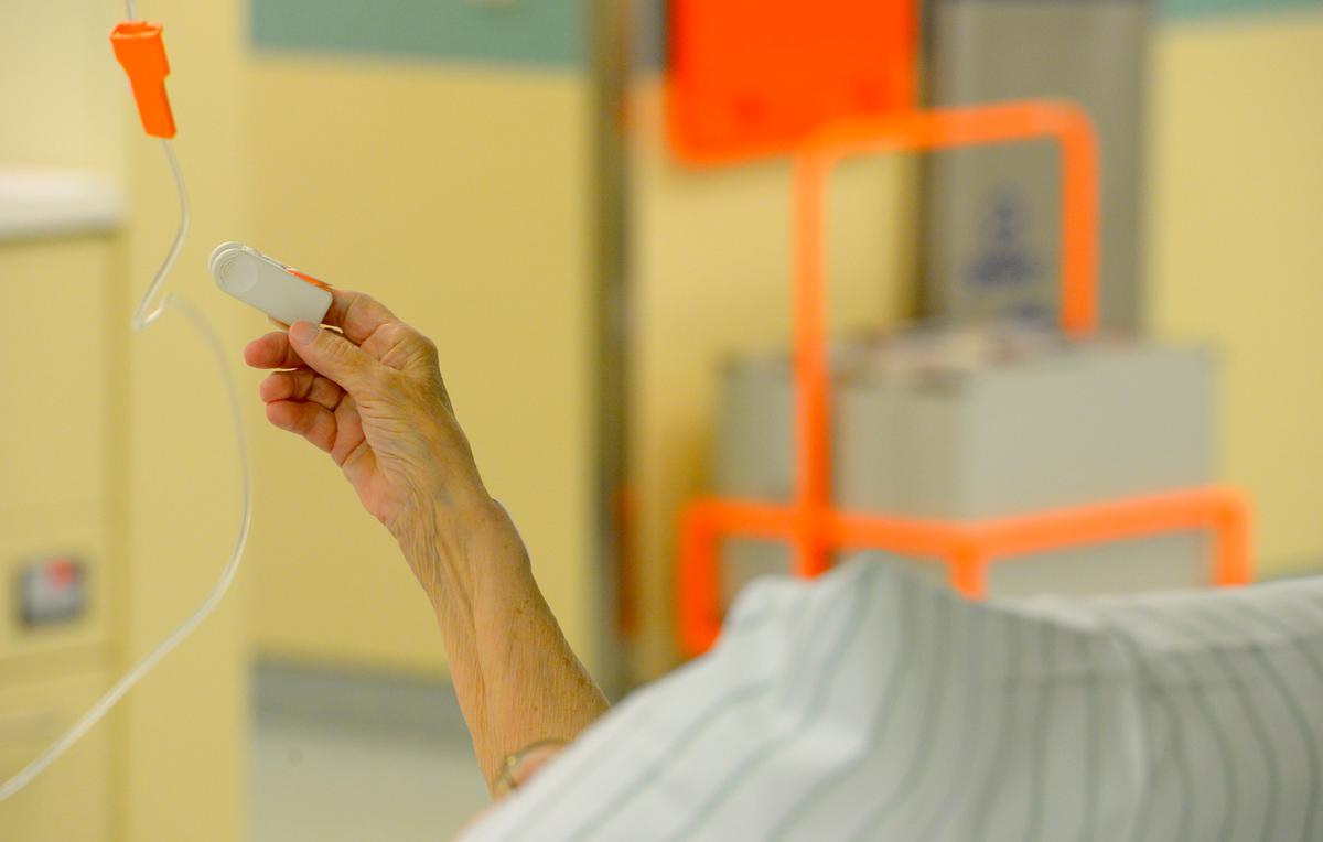 Families File Lawsuit After Sisters Took Wrong Person Off Life Support Thinking It Was Their Brother