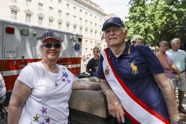 Kathy and Len Elliott at the Fourth of July parade in Washington, on July 4, 2019. (Charlotte Cuthbertson/The Epoch Times)