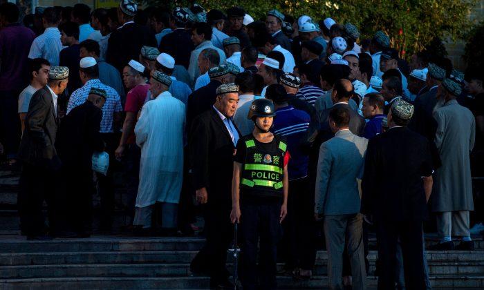 US Lawmakers Renew Calls for Sanctions Over Repression of Muslims in Xinjiang