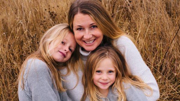 Four-year-old Aubrey and six-year-old Chloe with their mother Sarah Cotton. The girls had been found dead in their father's apartment in Oak Bay, B.C., in December 2017. (Ryan MacDonald Photography)