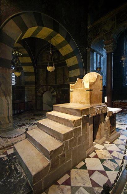 <span style="color: #000000;">The throne. (Aachen Tourismus)</span>