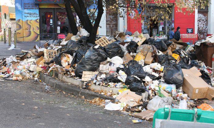 VIDEO: Landlord Clears Garbage Left by ‘Nightmare Tenants,’ Dumps Huge Pile on Their Doorstep