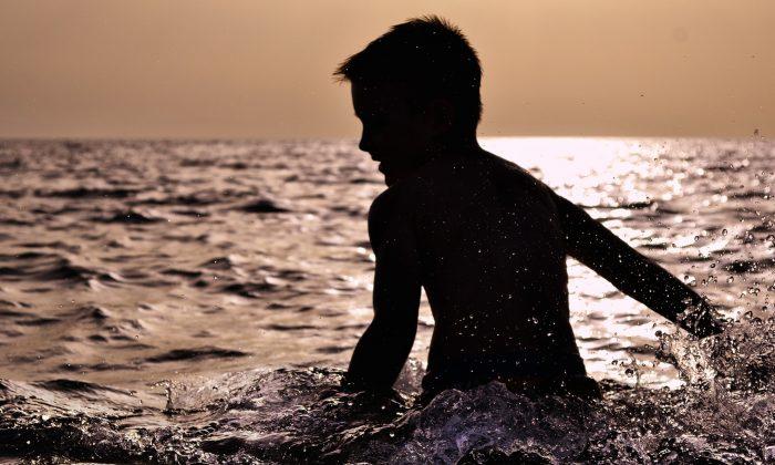 Child Dies 1 Week After Swimming Trip, Here’s What Parents Should Watch Out For