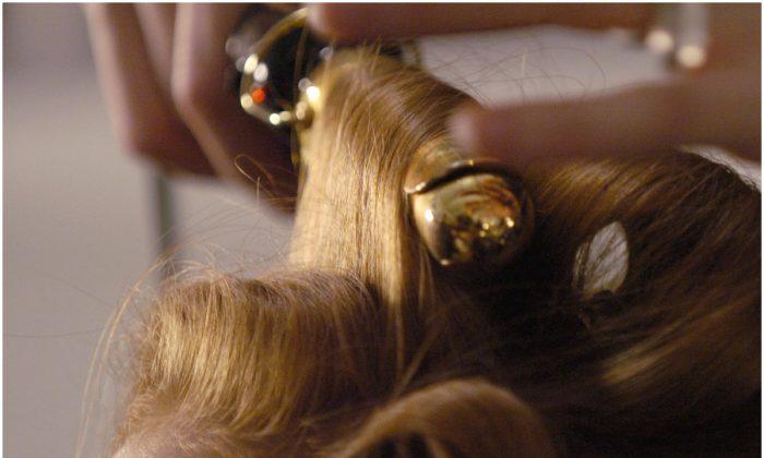 Woman Gives Warning After Hair Curling Triggers ‘Seizure-Like’ Response in Little Sister