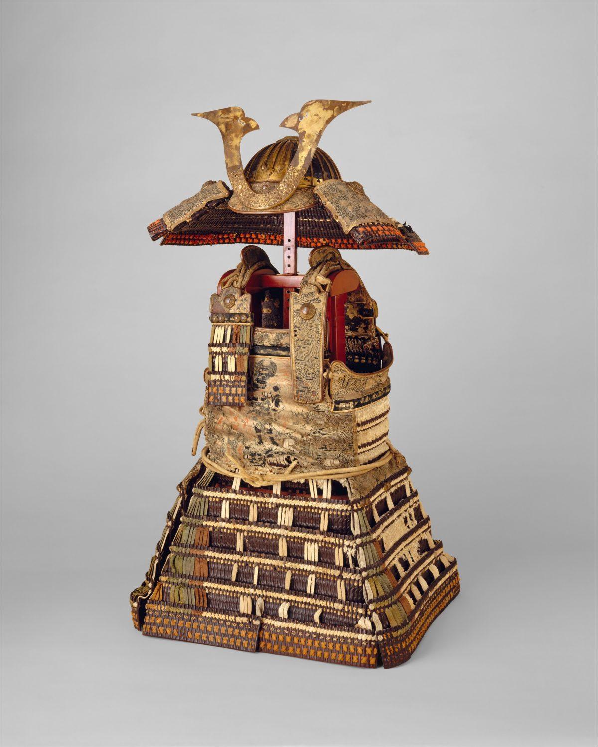 Armor (yoroi) of Ashikaga Takauji, late Kamakura (1185–1333) to Nanbokucho period (1336–92), early to mid–14th century. This is a rare example of a medieval “yoroi,” an early Japanese armor worn by warriors on horseback. Gift of Bashford Dean, 1914. (The Metropolitan Museum of Art)
