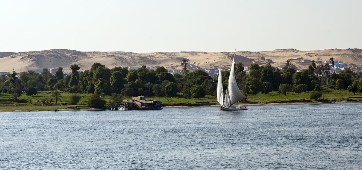 ©Pixabay | <a href="https://pixabay.com/photos/river-nile-egypt-sailboat-dhow-378495/">RonPorter</a>