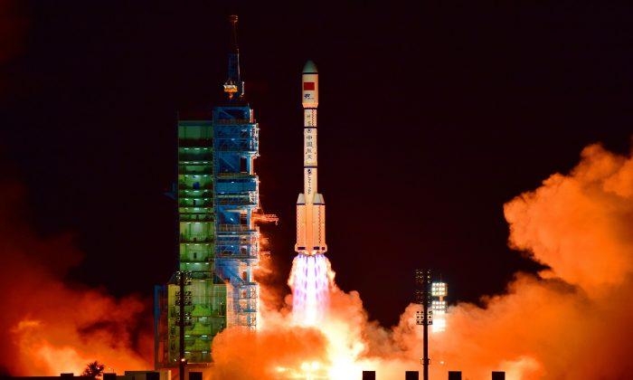 China’s Tiangong-2 Space Lab Falls to Earth Over South Pacific