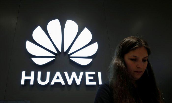 White House to Host Meeting With Tech Executives on Huawei Ban: Sources