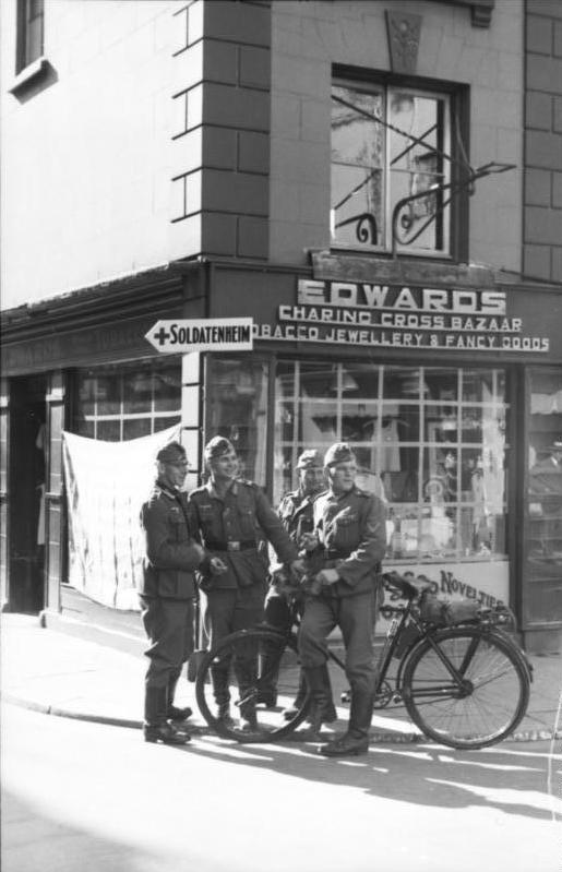 German soldiers in Jersey in 1941. (Dey/CC BY-SA 3.0 DE)