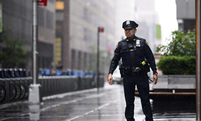 Anyone Caught Spraying Uniformed Police Could Face Charges Says NYPD Memo