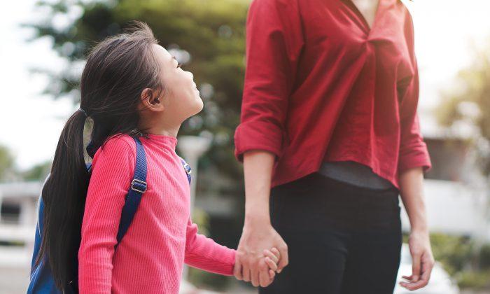 Mom Walks Daughter to Class With Ex-Husband’s New Wife, Shares Message on Co-parenting