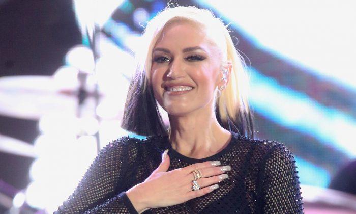 Gwen Stefani Outraged on Reading Mom’s Sign at Concert, Calls Her Boy Right Onto Stage