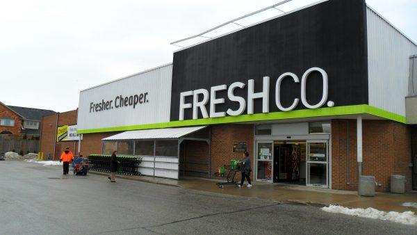 A FreshCo store in Guelph, Ontario. FreshCo is one of the many banners under Sobeys Inc., and will be included in the grocer's steps to eliminate plastic use from its stores. (Wikimedia Commons)