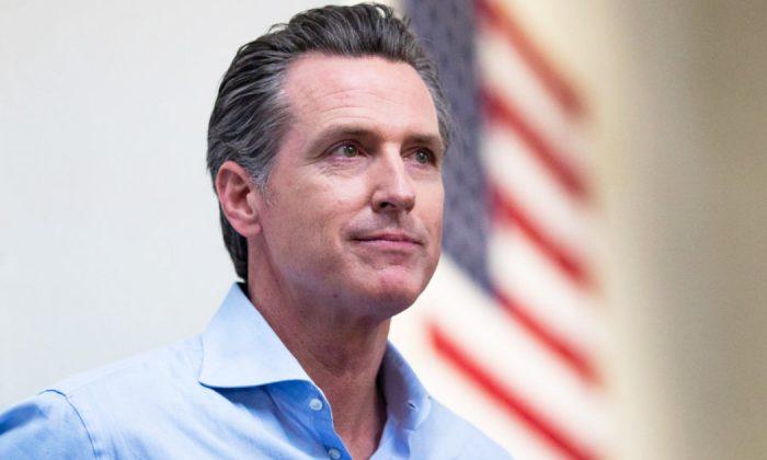 California Governor Signs Bill Requiring Trump to Release Tax Returns to Be on 2020 Ballot