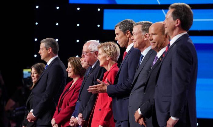Democrats Try to Distinguish Themselves in 2020 Debate, Says Political Commentator