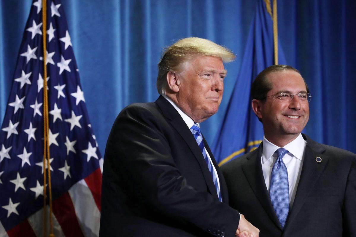 U.S. President Donald Trump and Health and Human Services Secretary Alex Azar at HHS headquarters in Washington on Oct. 25, 2018. (Chip Somodevilla/Getty Images)