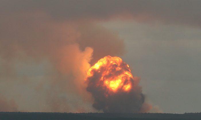 Blast Wave from Russian Ammunitions Depot Explosion Caught on Video