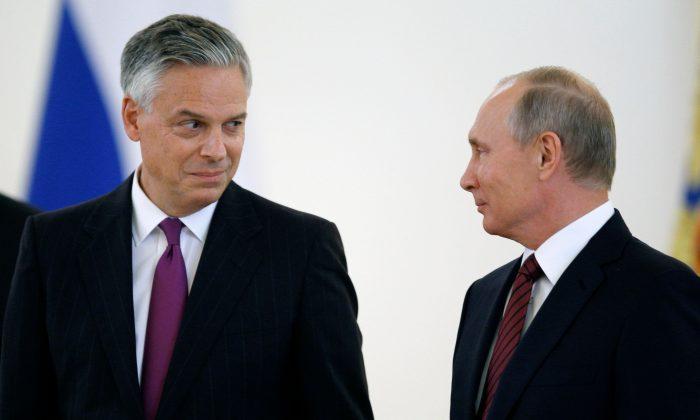 US Ambassador to Russia Jon Huntsman Resigns After Nearly Two Years