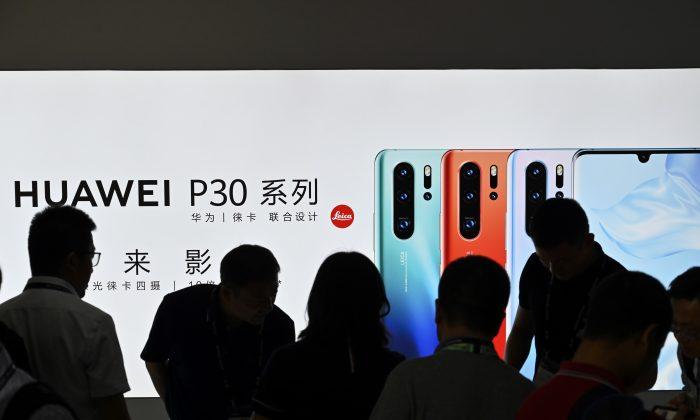 US Moves Ahead to Ban Agencies From Buying Huawei, ZTE Technology