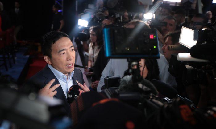 Yang Qualifies for Next Democratic Debate, Gabbard and de Blasio Among Those Who Haven’t Qualified