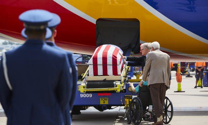 Son Flies Vietnam Pilot’s Remains Home to Dallas Airport Where He Said Goodbye 52 Years Ago