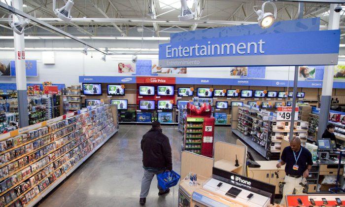 Walmart Pulls Violent Game Displays; No Change on Gun Sales