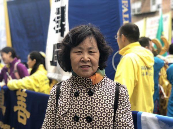 Li Dianqin at a Falun Gong rally on April 20, 2019. (Mimi Nguyen-Ly/The Epoch Times)