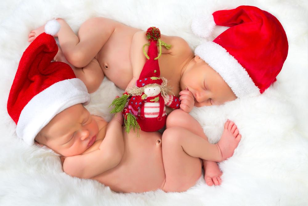 Illustration - Shutterstock | <a href="https://www.shutterstock.com/image-photo/christmas-image-newborn-twin-babies-11-116554546?src=WRv5VIuUV0jn4NyvKleATQ-1-1&studio=1">Anneka</a>