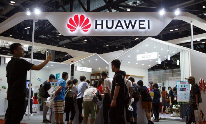 Huawei Urging Suppliers to Break the Law by Moving Offshore: US Commerce Secretary