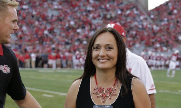 Wendy Anderson, Wife of Arkansas State Football Coach, Dies of Cancer