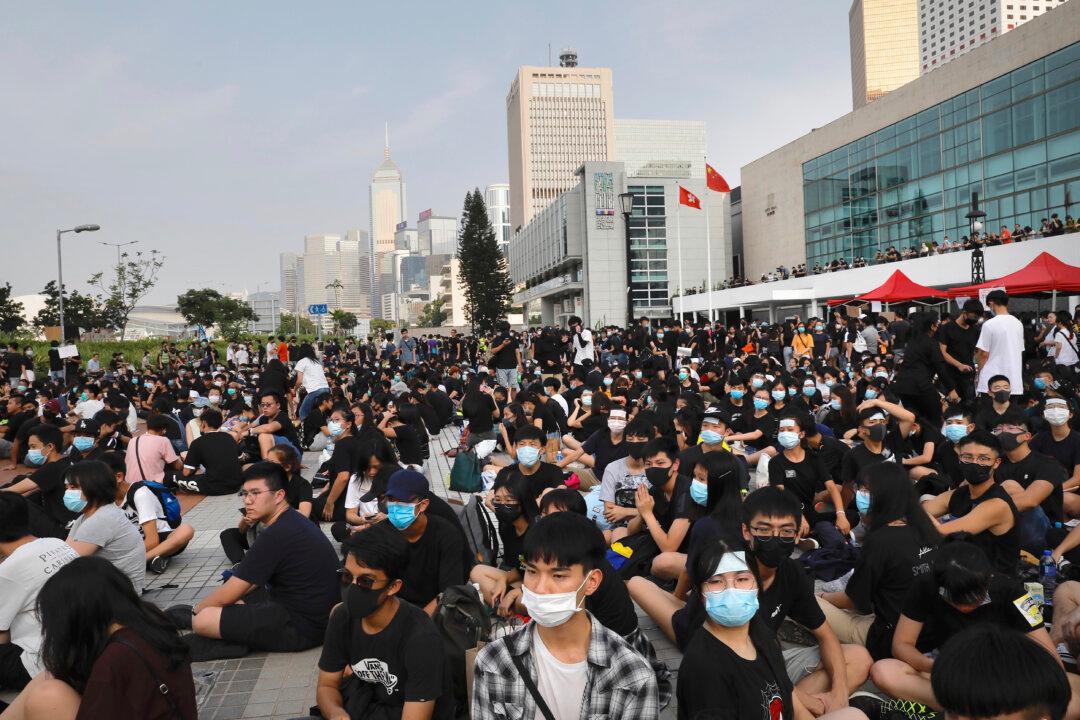 Hong Kong High Schoolers Rally as More Protests Planned