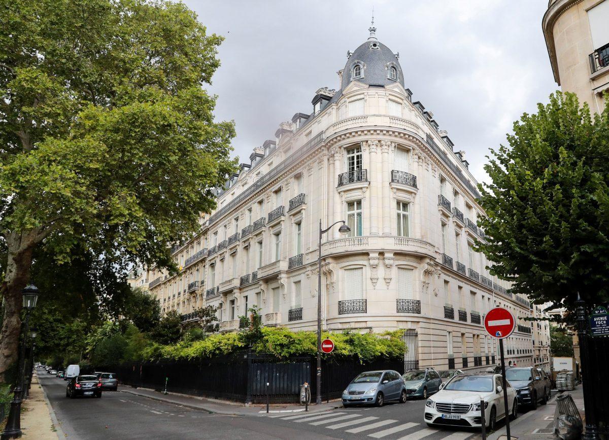 A building including the apartment owned by Jeffrey Epstein in the 16th arrondissement of Paris, on Aug. 12, 2019. (Jacques Demarthon/AFP/Getty Images)